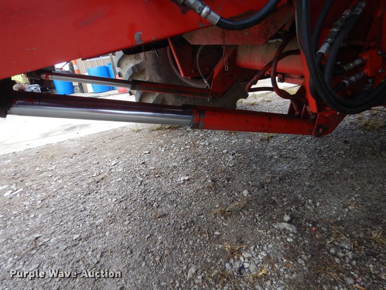 image for item FT9060 International 1480 combine