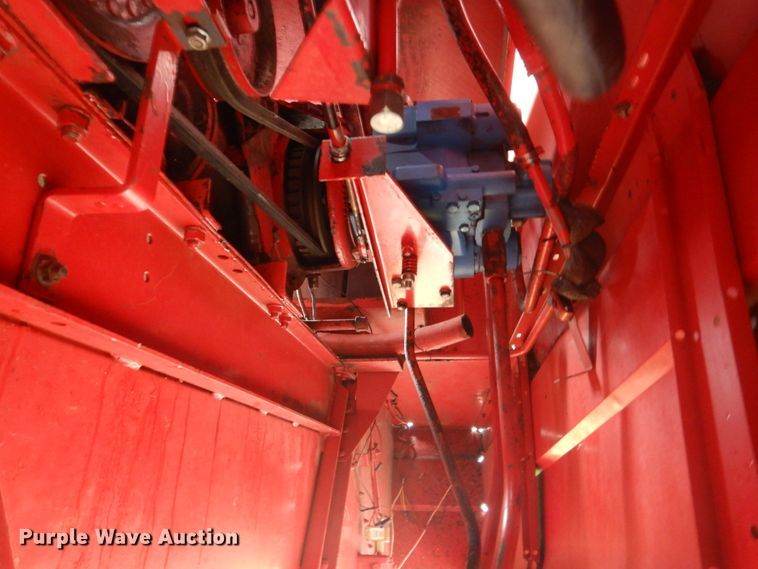 image for item FT9060 International 1480 combine