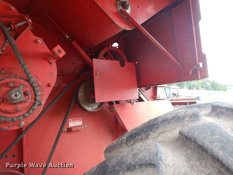 image for item FT9060 International 1480 combine