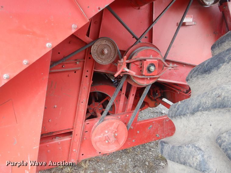 image for item FT9060 International 1480 combine