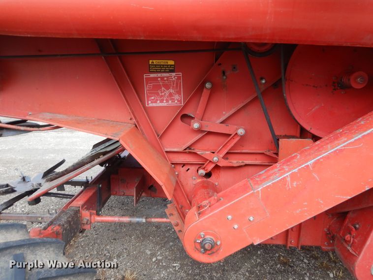 image for item FT9060 International 1480 combine