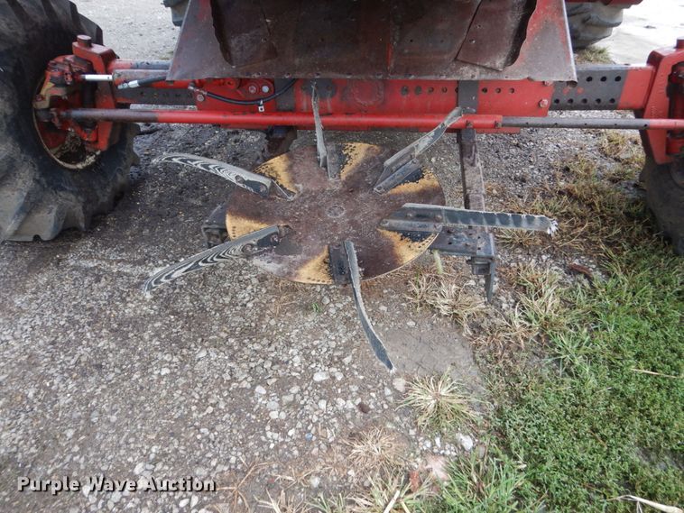 image for item FT9060 International 1480 combine