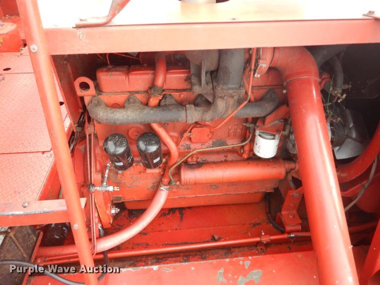 image for item FT9060 International 1480 combine