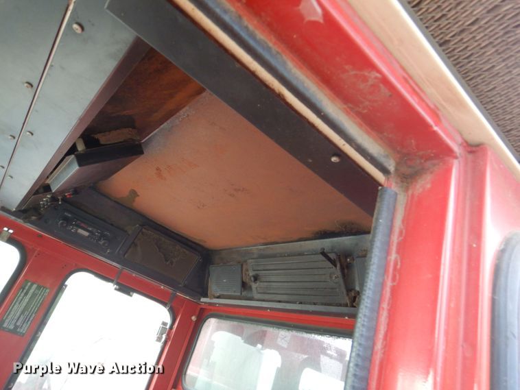 image for item FT9060 International 1480 combine