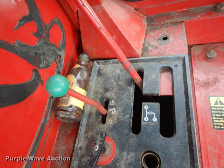 image for item FT9060 International 1480 combine