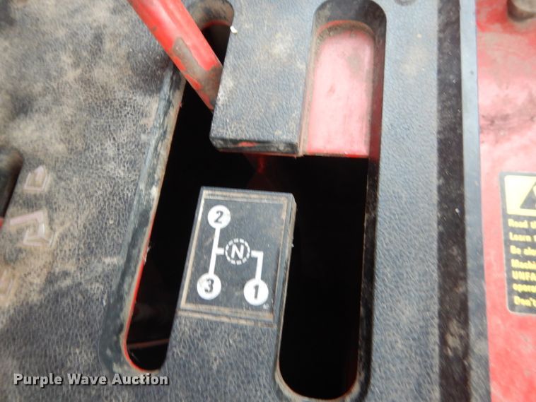 image for item FT9060 International 1480 combine