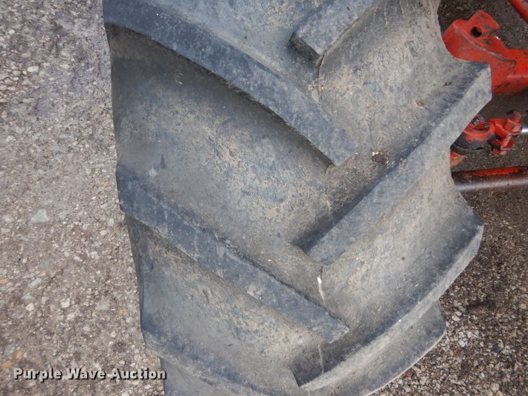 image for item FT9060 International 1480 combine