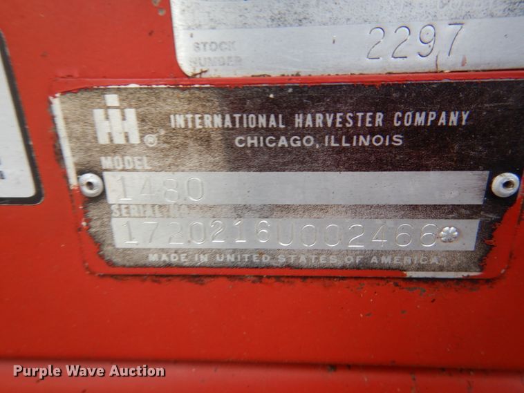 image for item FT9060 International 1480 combine