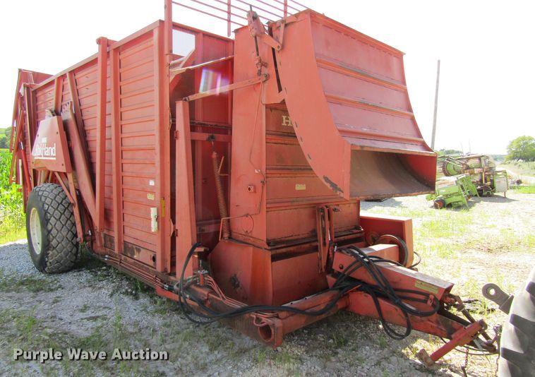 image for item GQ9081 Hesston StakHand 60A bale stacker