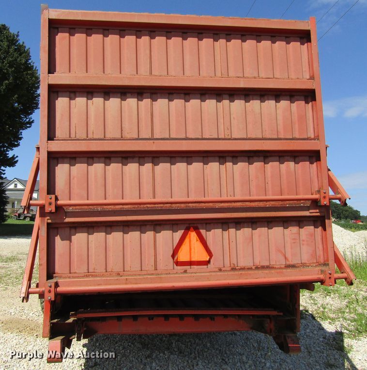 image for item GQ9081 Hesston StakHand 60A bale stacker