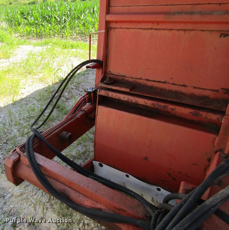 image for item GQ9081 Hesston StakHand 60A bale stacker