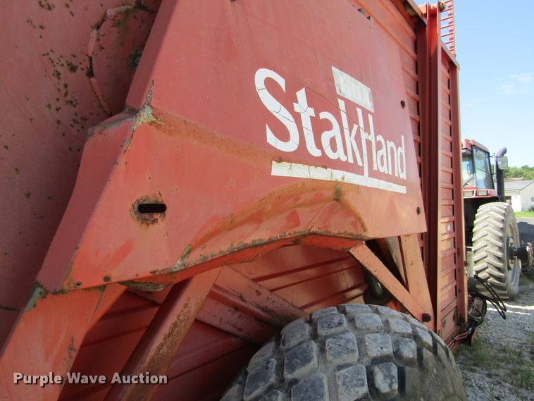 image for item GQ9081 Hesston StakHand 60A bale stacker