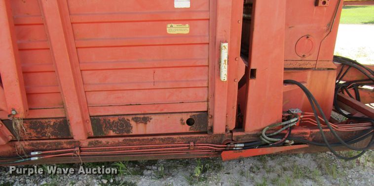 image for item GQ9081 Hesston StakHand 60A bale stacker