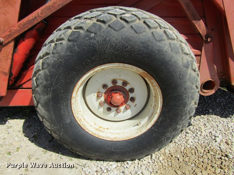 image for item GQ9081 Hesston StakHand 60A bale stacker