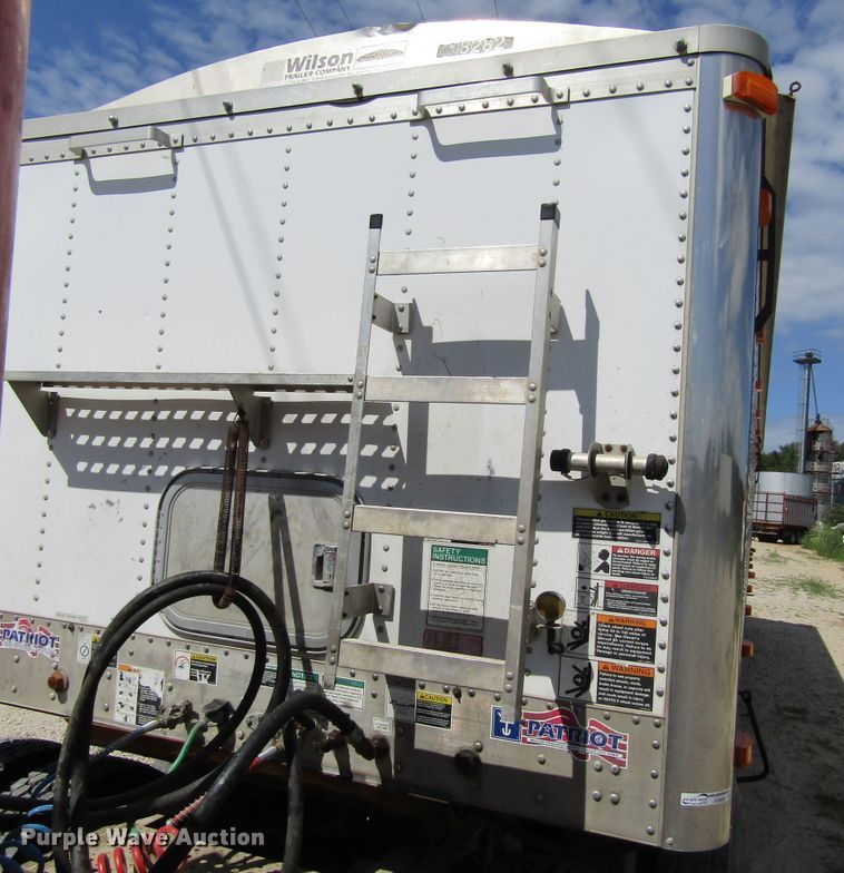 image for item GQ9082 2007 Wilson DWBT-600 live bottom trailer