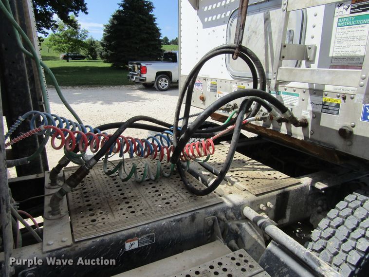 image for item GQ9082 2007 Wilson DWBT-600 live bottom trailer