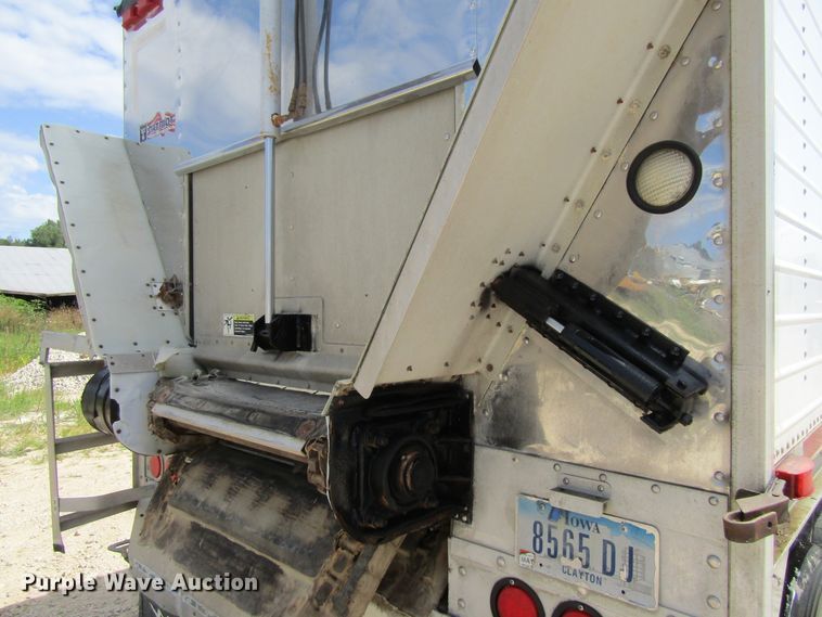 image for item GQ9082 2007 Wilson DWBT-600 live bottom trailer