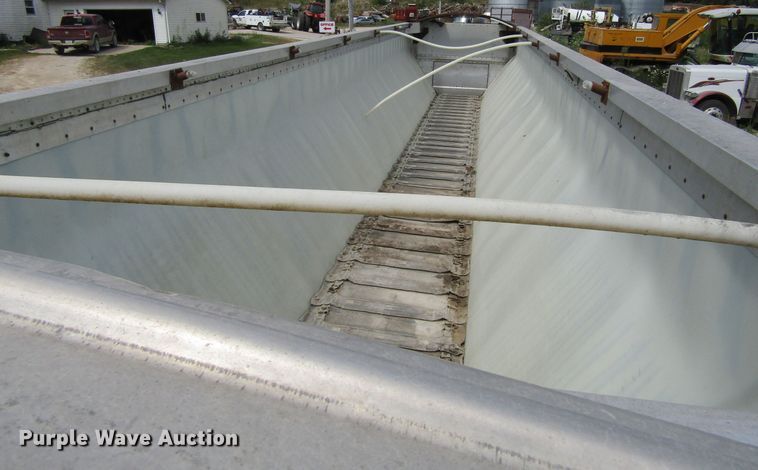 image for item GQ9082 2007 Wilson DWBT-600 live bottom trailer