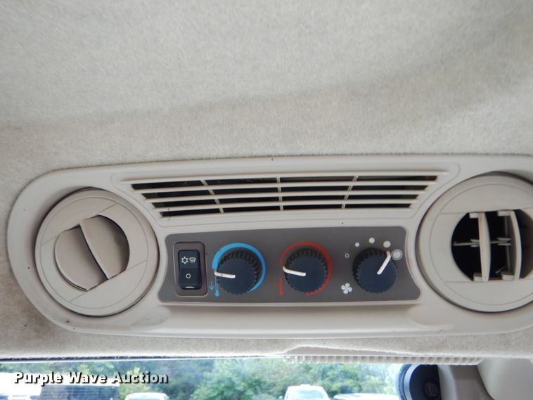 image for item GV9198 2013 John Deere 6115D  MFWD tractor