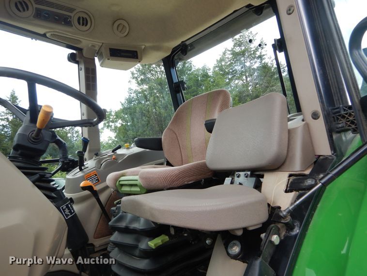 image for item GV9198 2013 John Deere 6115D  MFWD tractor