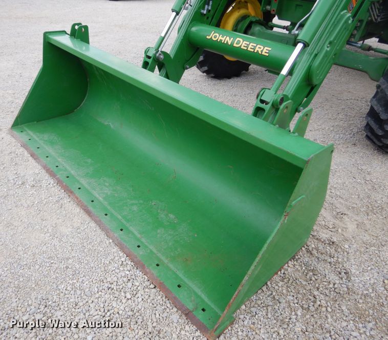 image for item GV9198 2013 John Deere 6115D  MFWD tractor