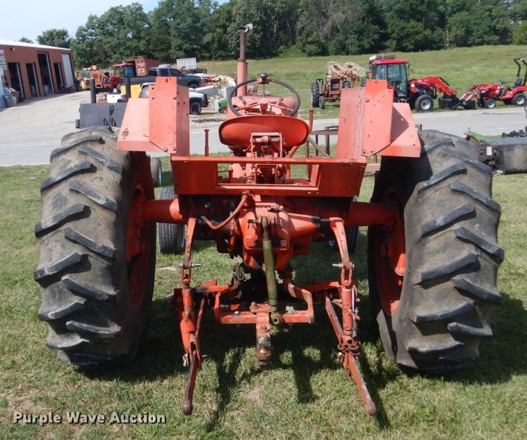 image for item GX9188 Allis Chalmers D17  tractor