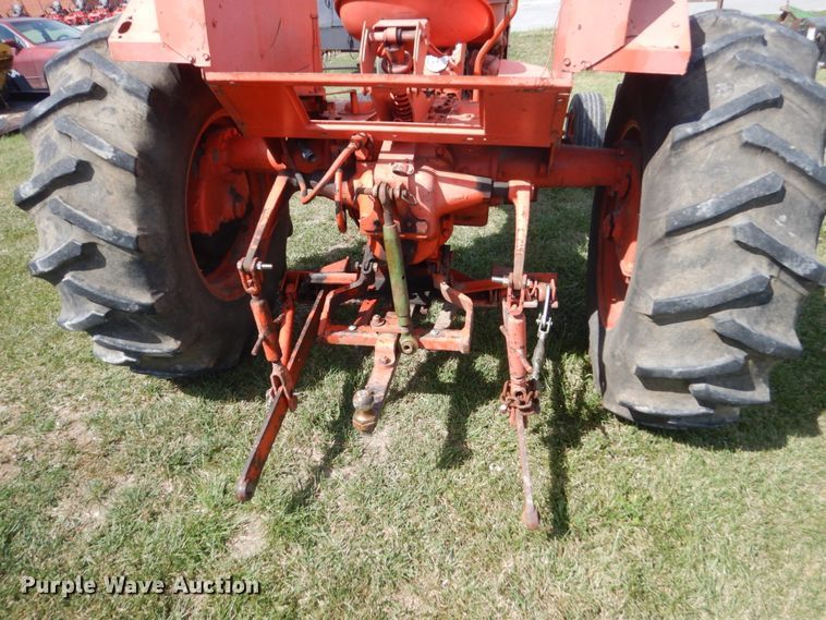 image for item GX9188 Allis Chalmers D17  tractor