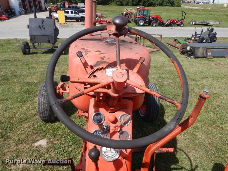image for item GX9188 Allis Chalmers D17  tractor