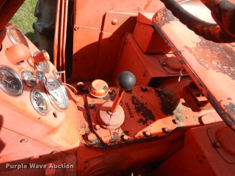 image for item GX9188 Allis Chalmers D17  tractor