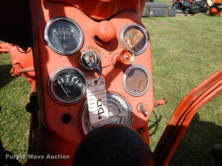 image for item GX9188 Allis Chalmers D17  tractor