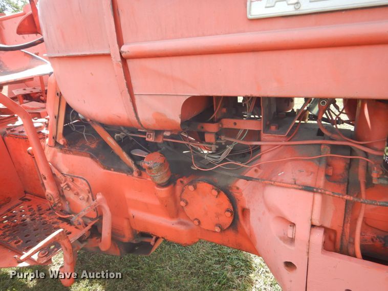 image for item GX9188 Allis Chalmers D17  tractor