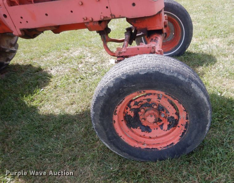 image for item GX9188 Allis Chalmers D17  tractor