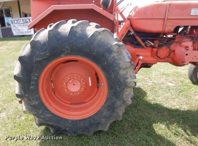 image for item GX9188 Allis Chalmers D17  tractor