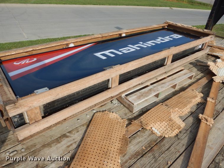 image for item GX9189 Mahindra lighted sign