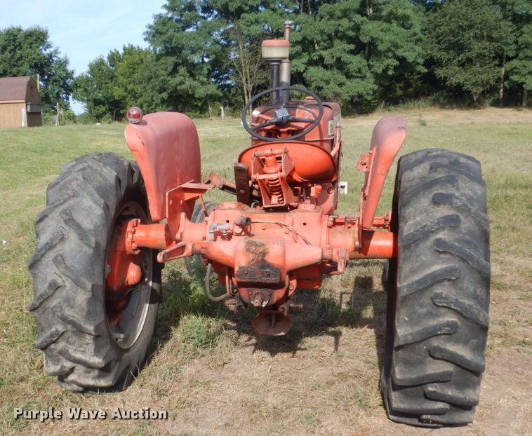 image for item GX9192 Allis Chalmers D17  tractor