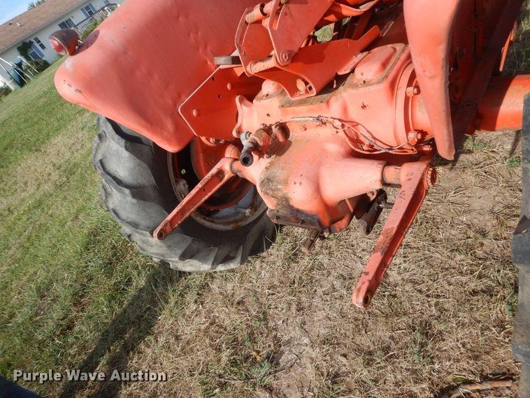 image for item GX9192 Allis Chalmers D17  tractor