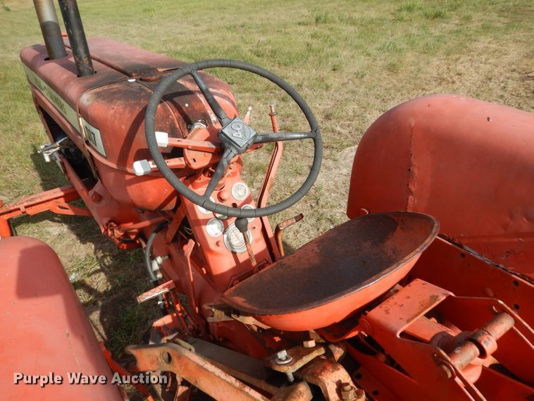 image for item GX9192 Allis Chalmers D17  tractor