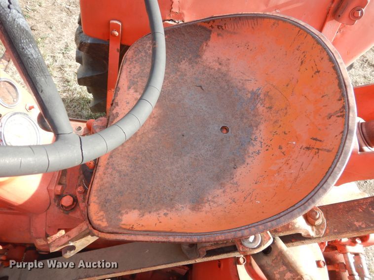 image for item GX9192 Allis Chalmers D17  tractor