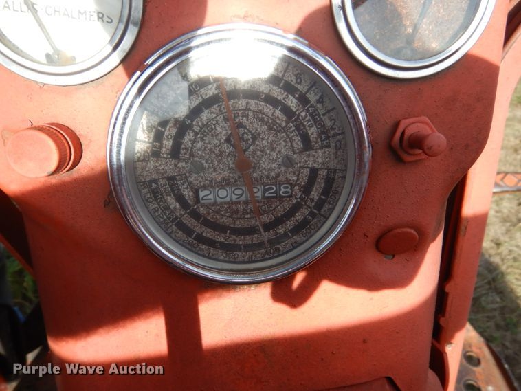 image for item GX9192 Allis Chalmers D17  tractor