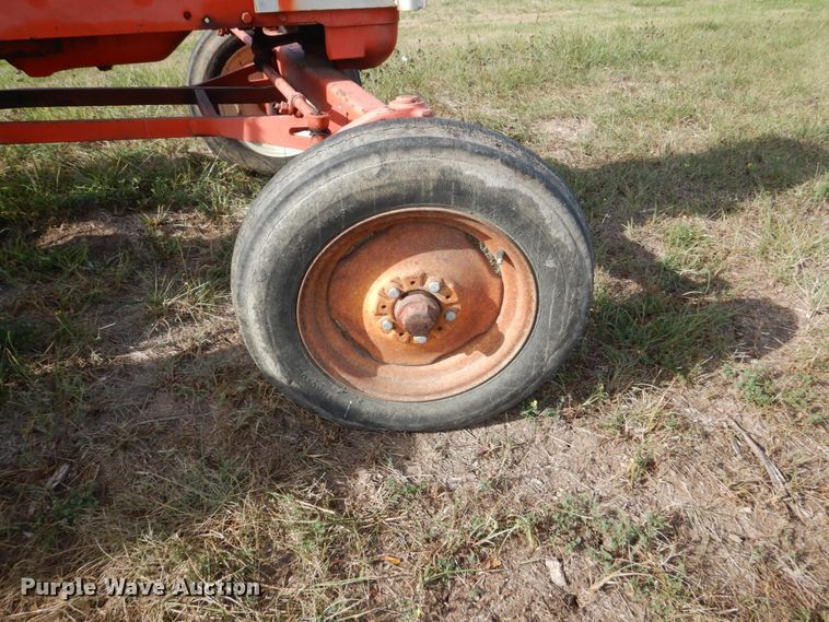 image for item GX9192 Allis Chalmers D17  tractor