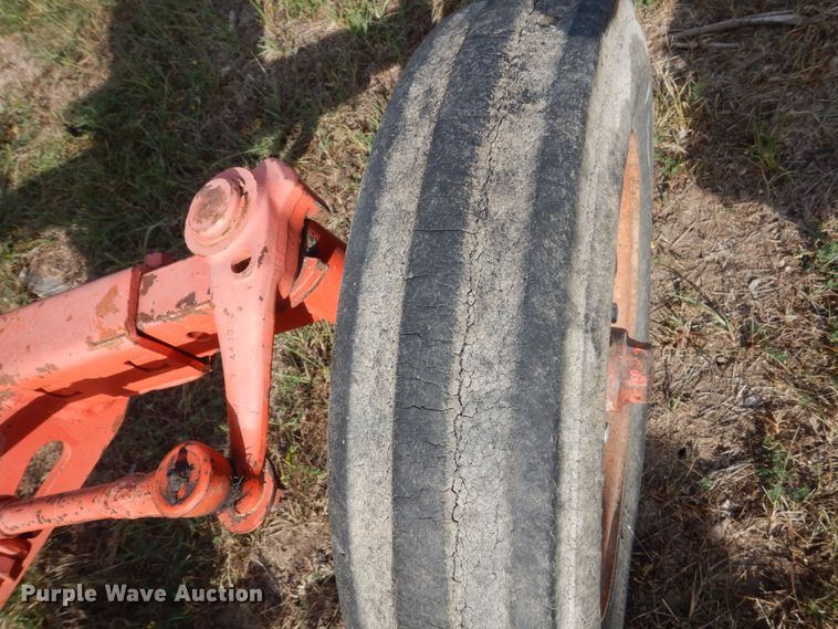 image for item GX9192 Allis Chalmers D17  tractor