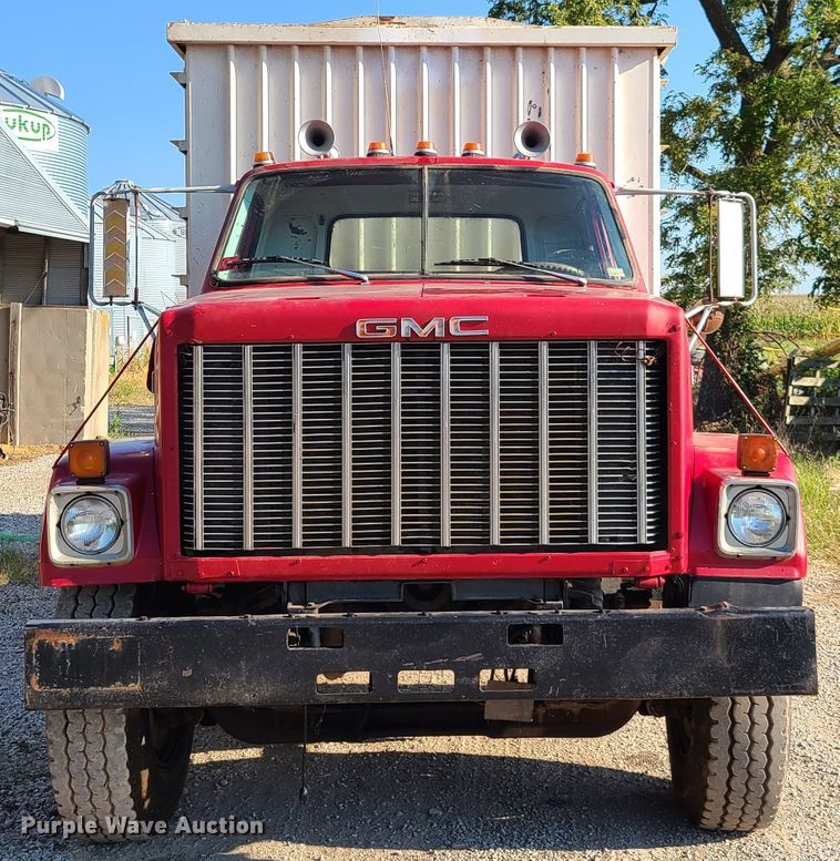 image for item GY9505 1979 GMC Brigadier  grain truck