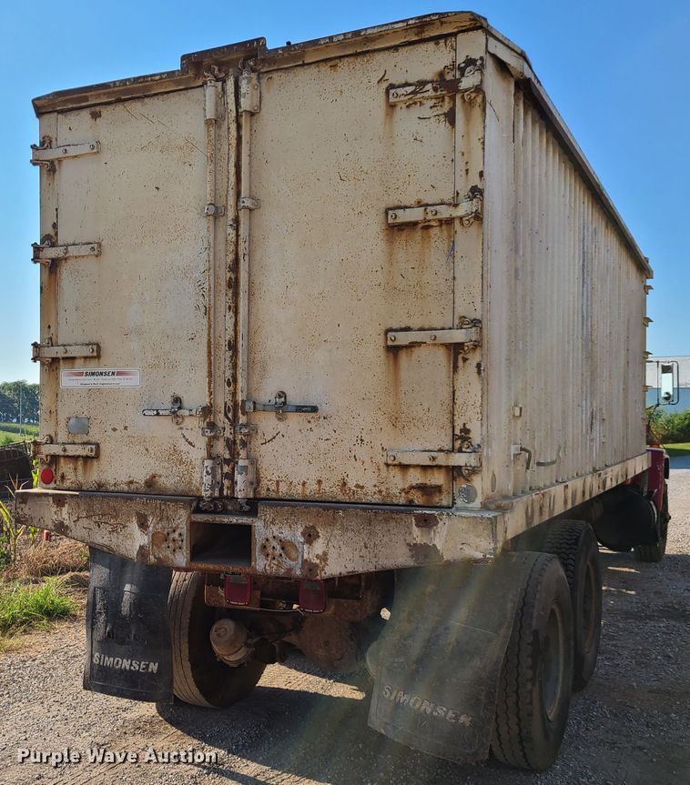 image for item GY9505 1979 GMC Brigadier  grain truck