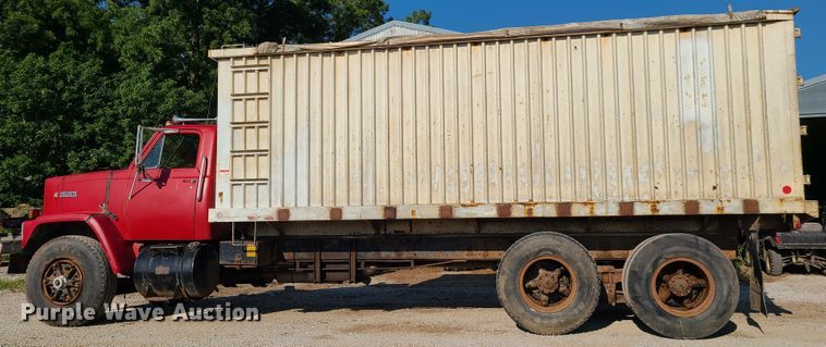 image for item GY9505 1979 GMC Brigadier  grain truck