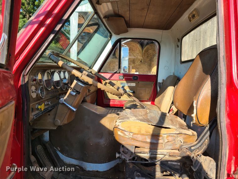 image for item GY9505 1979 GMC Brigadier  grain truck