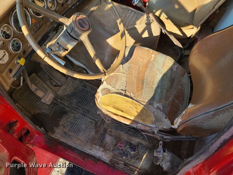 image for item GY9505 1979 GMC Brigadier  grain truck