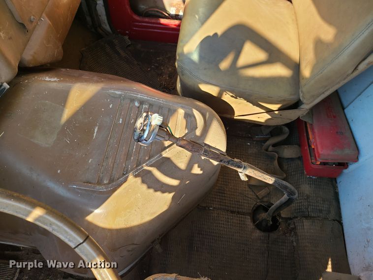 image for item GY9505 1979 GMC Brigadier  grain truck