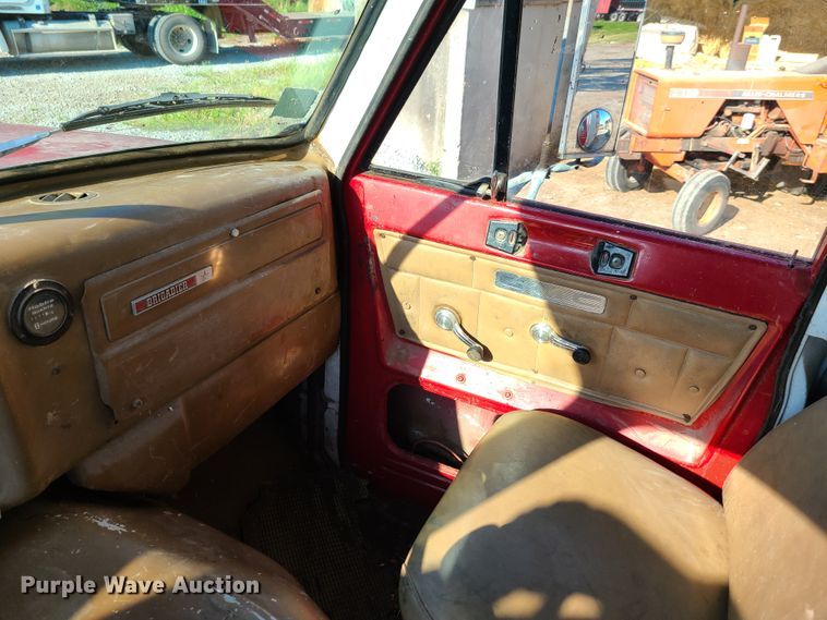 image for item GY9505 1979 GMC Brigadier  grain truck