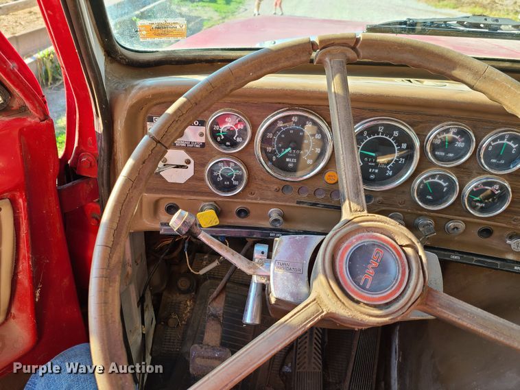 image for item GY9505 1979 GMC Brigadier  grain truck