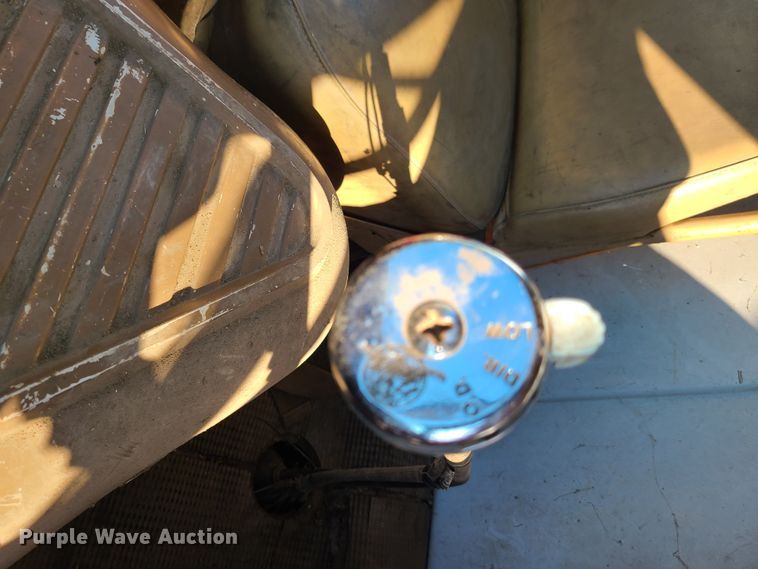 image for item GY9505 1979 GMC Brigadier  grain truck